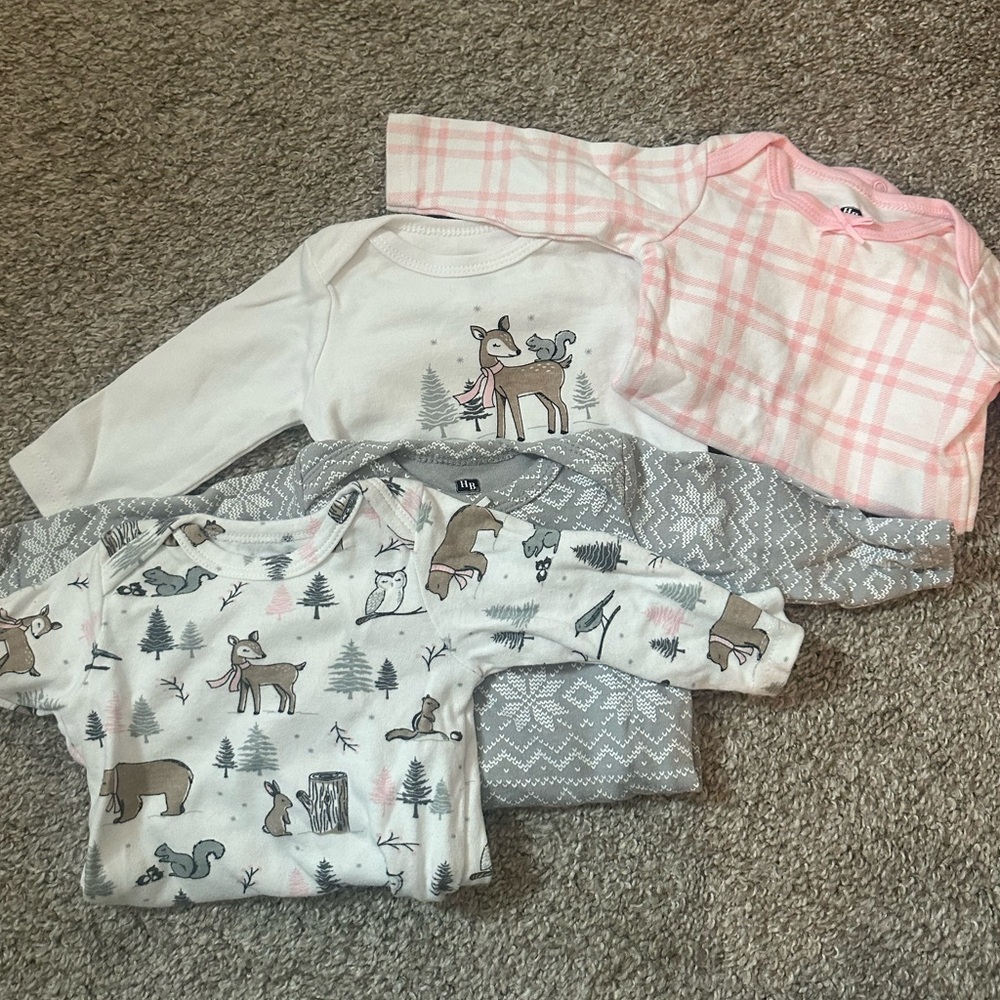4 pack Long Sleeve Hudson Baby Onesies Set. 0-3 months